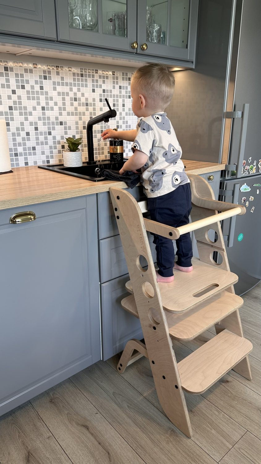 Montessori Learning Tower, Kitchen Helper - Louis